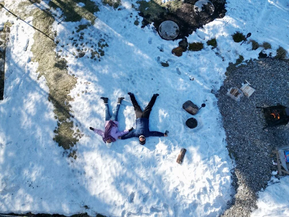 Planes con niños en la nieve sin esquiar